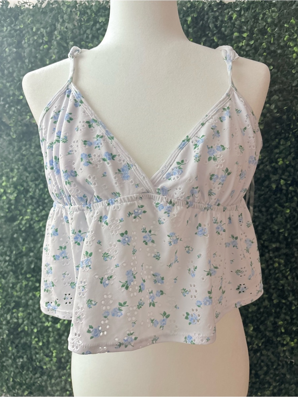 No Boundaries White Floral Eyelet Lace Trim Crop Top